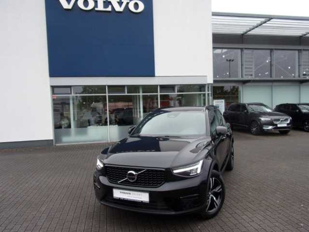 Volvo XC40 Plus Dark