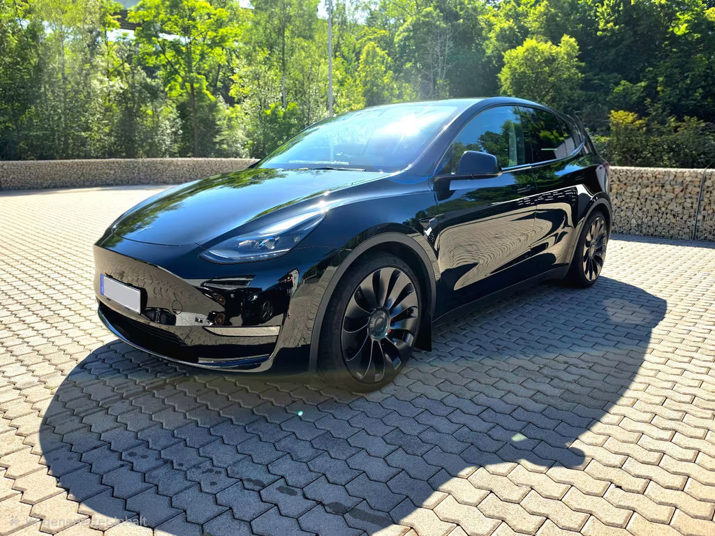 Tesla Model Y Performance Dual Motor AWD