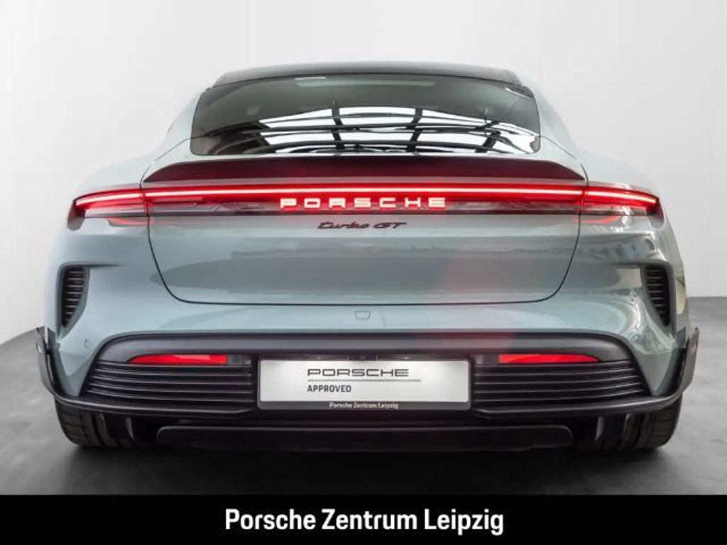 Porsche Taycan Turbo 4