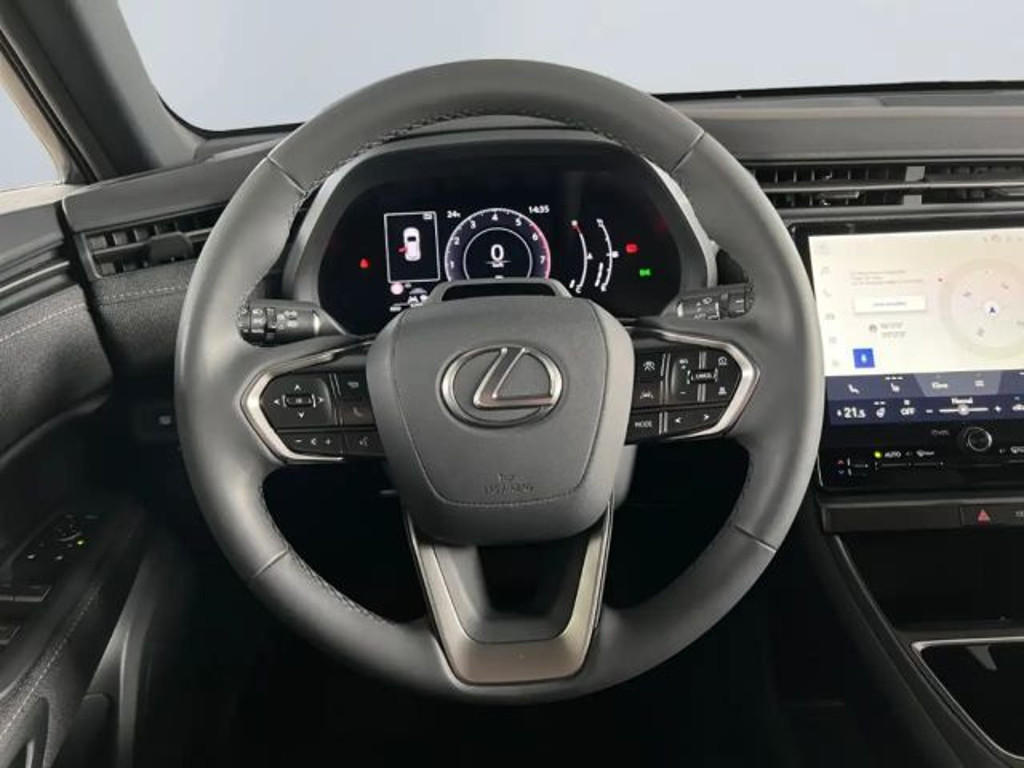 Lexus LBX