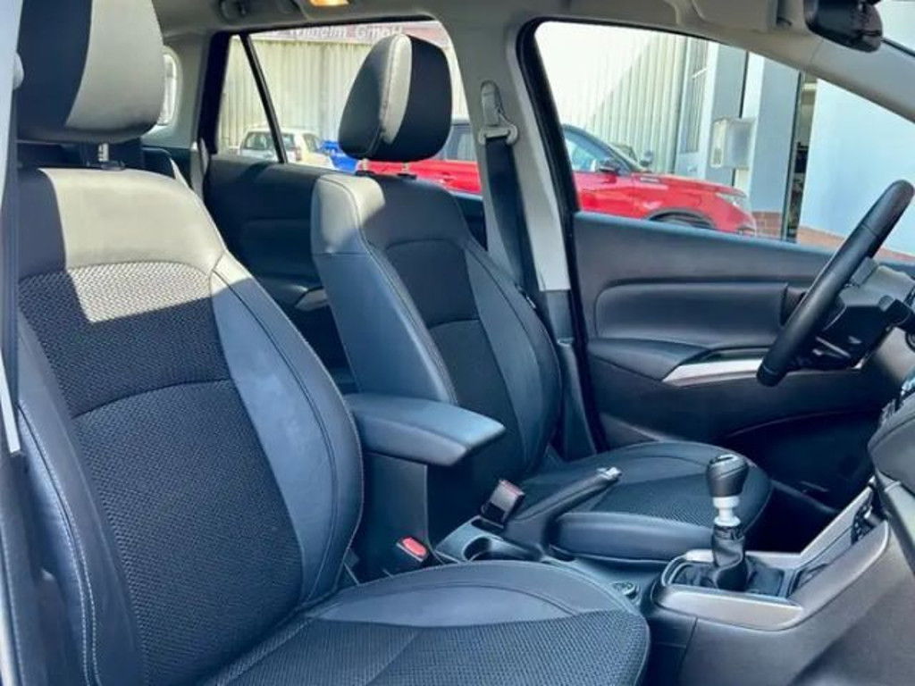 Suzuki S-Cross