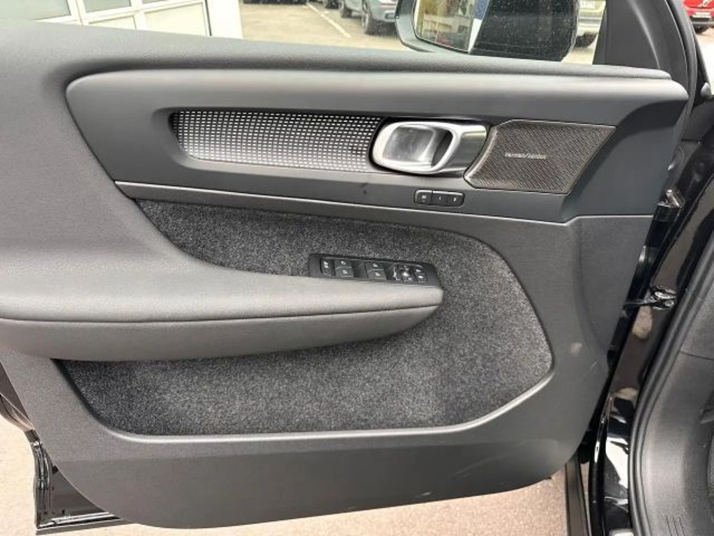 Volvo EX40