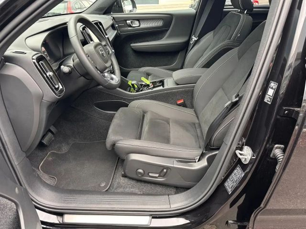 Volvo EX40