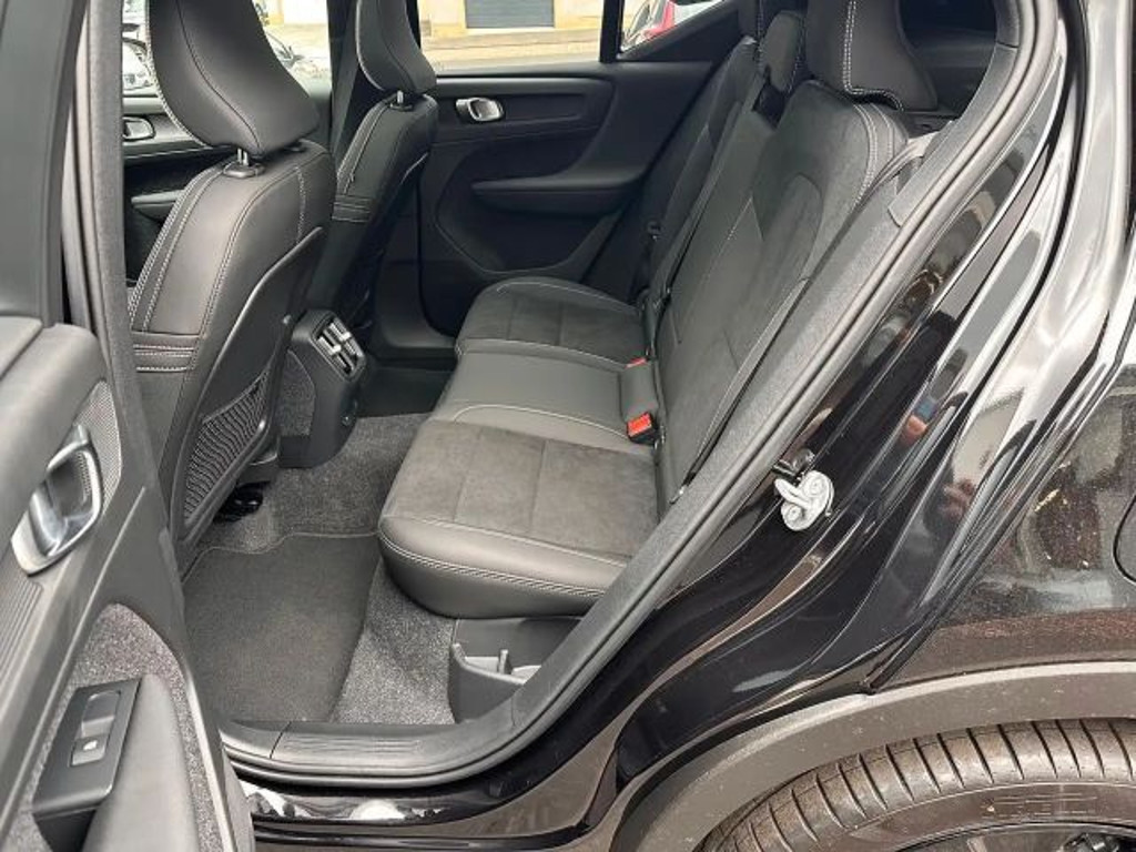 Volvo EX40