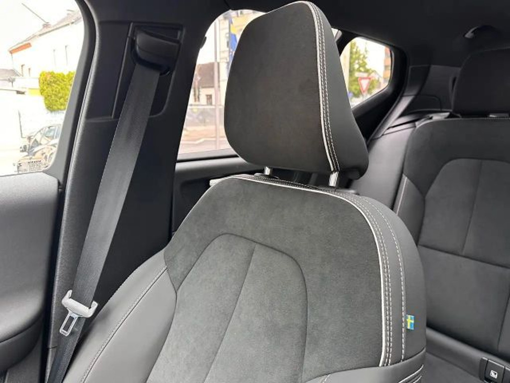 Volvo EX40
