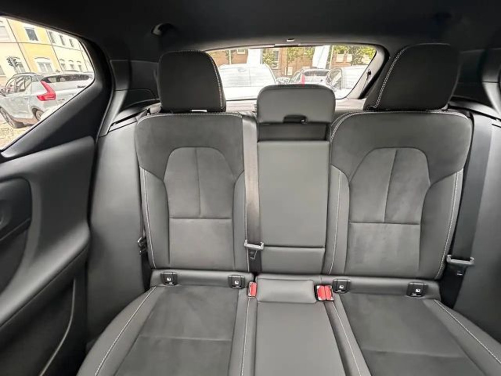 Volvo EX40