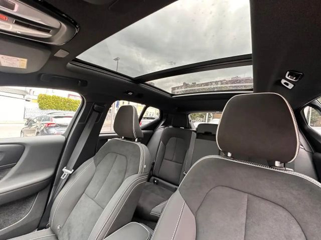 Volvo EX40