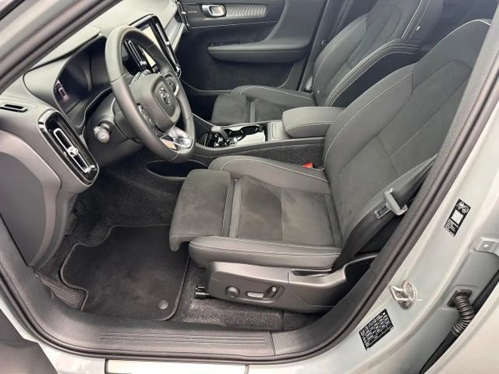 Volvo EX40