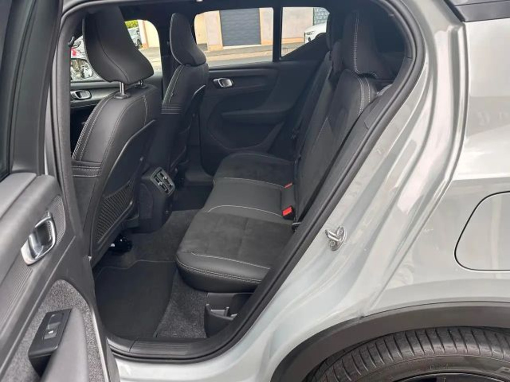Volvo EX40