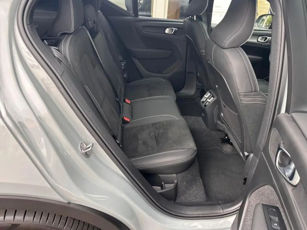 Volvo EX40