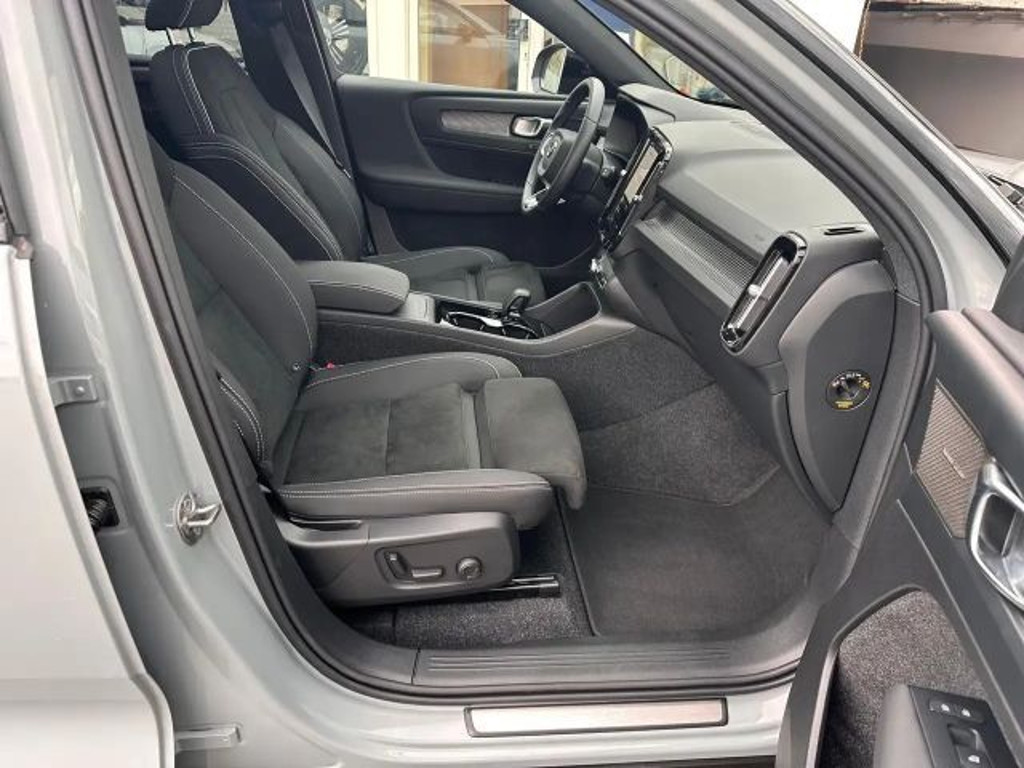 Volvo EX40