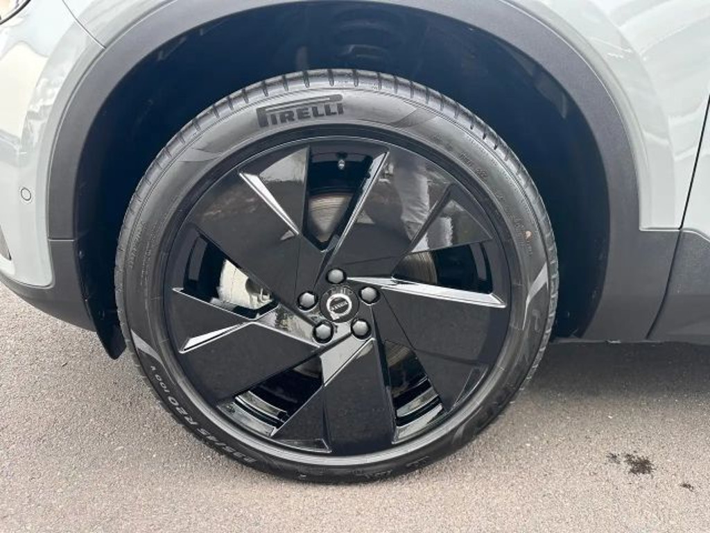 Volvo EX40
