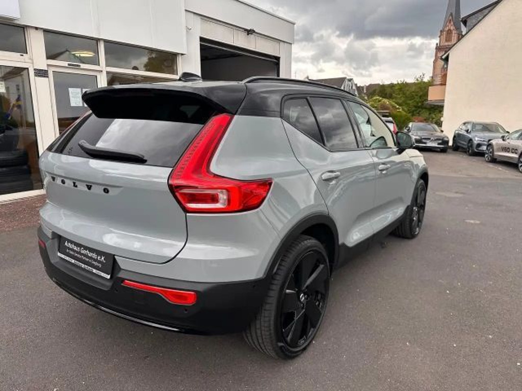 Volvo EX40