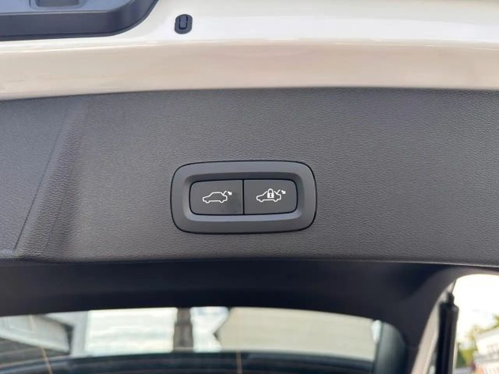 Volvo EX40