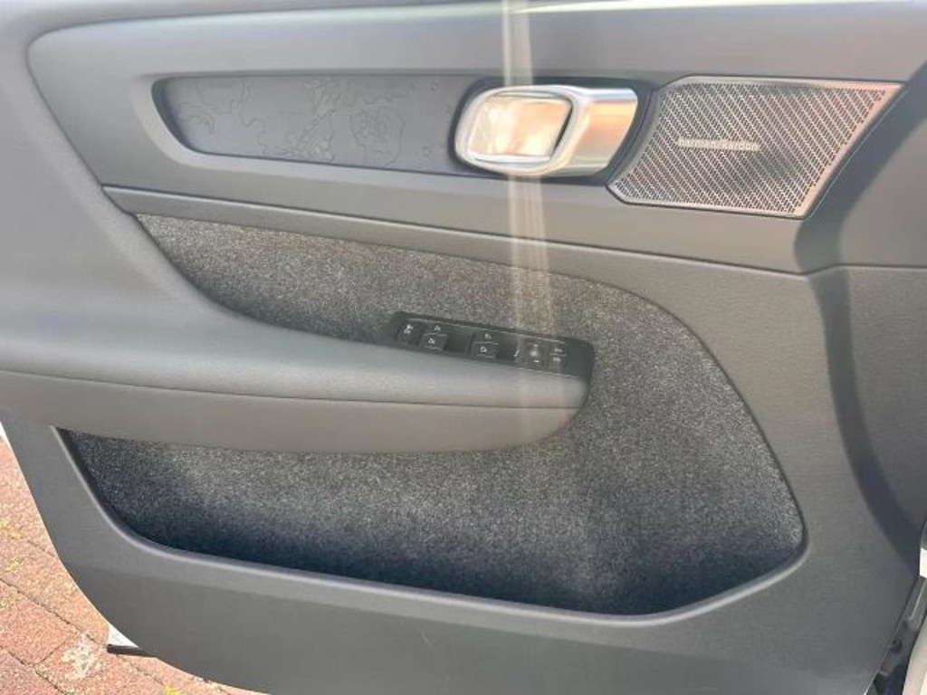 Volvo EX40