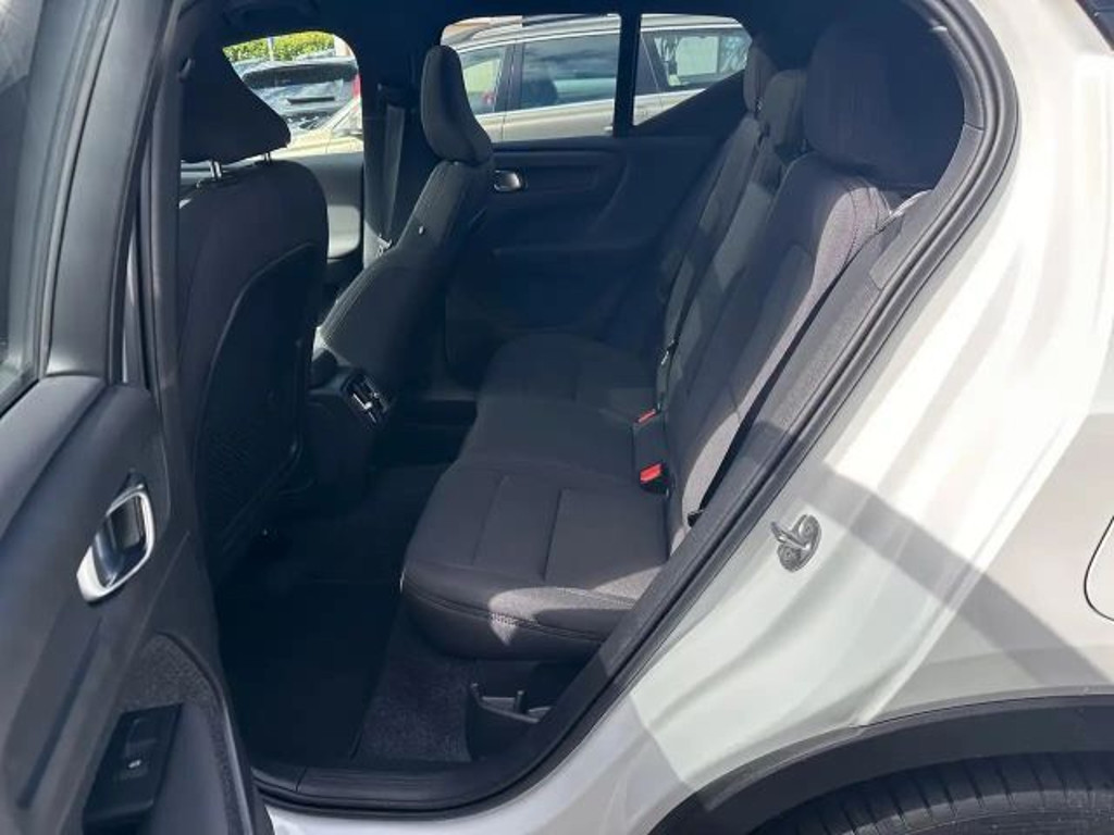 Volvo EX40
