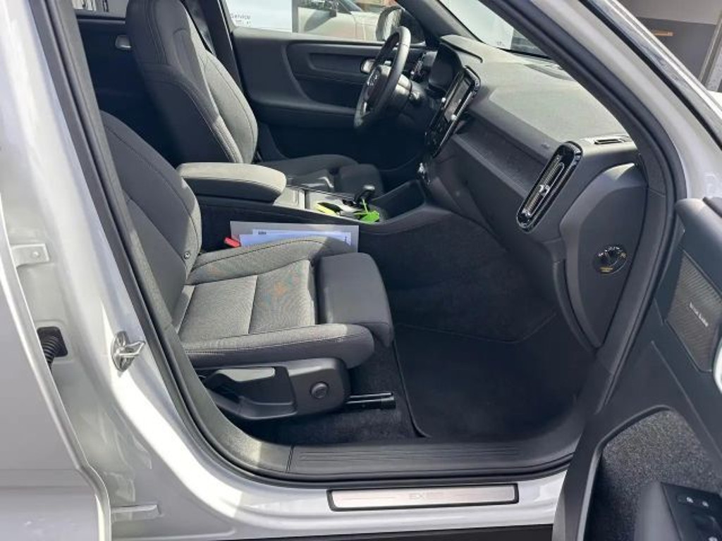 Volvo EX40