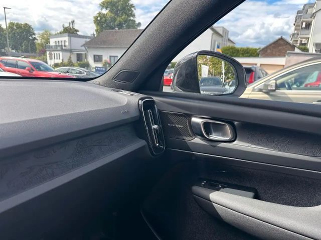 Volvo EX40