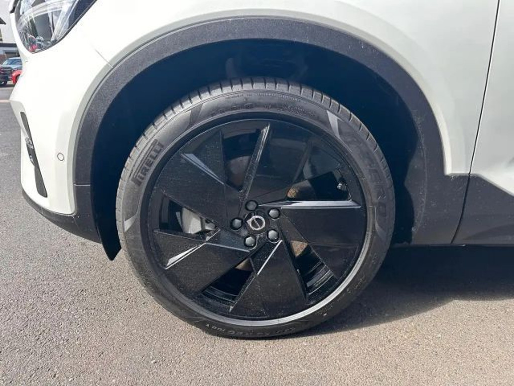 Volvo EX40