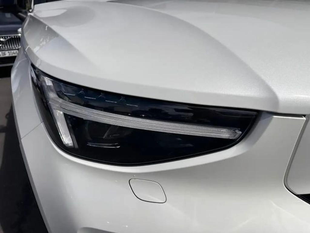 Volvo EX40