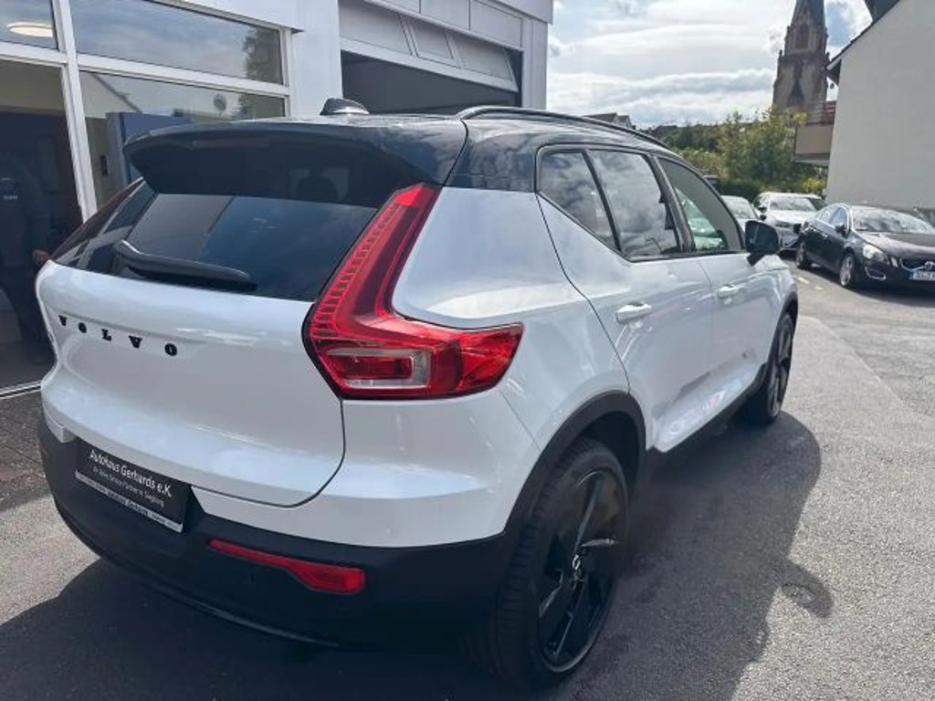 Volvo EX40