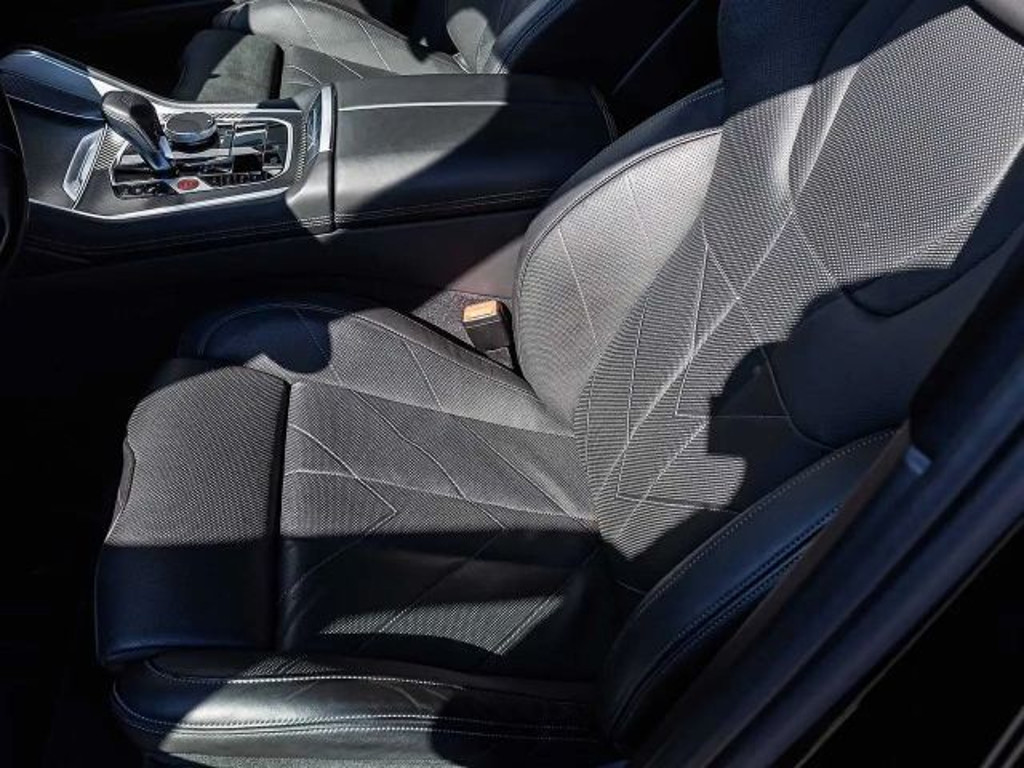 BMW XM