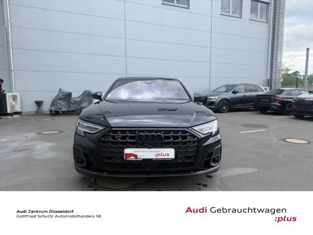 Audi S8
