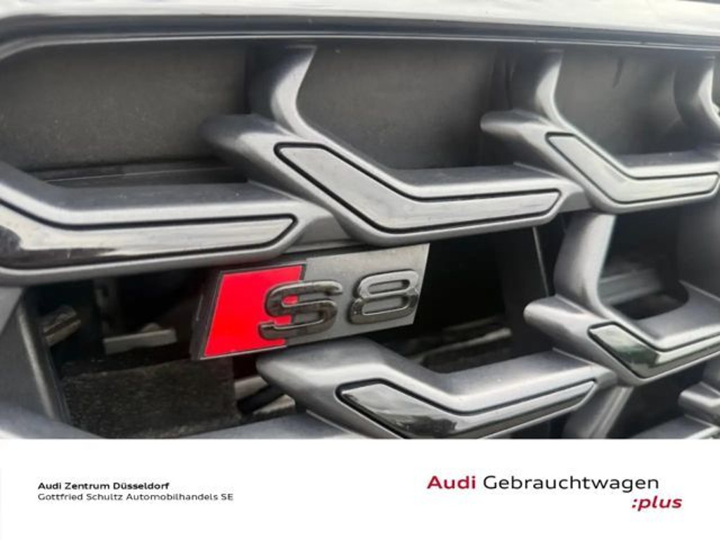 Audi S8