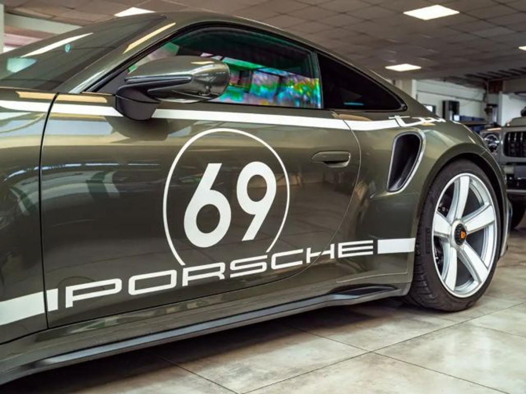 Porsche 911