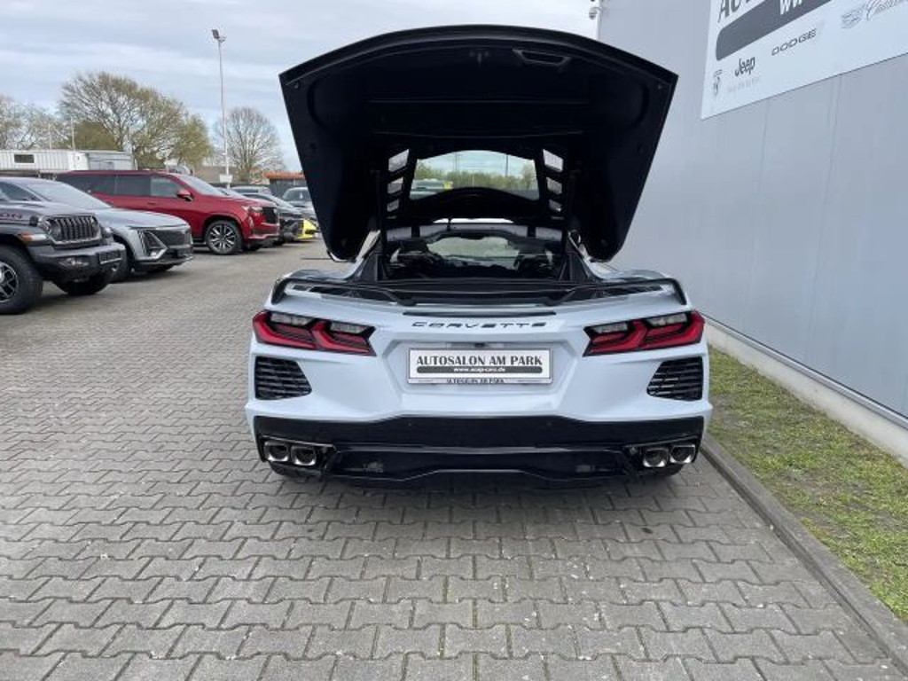 Corvette C8