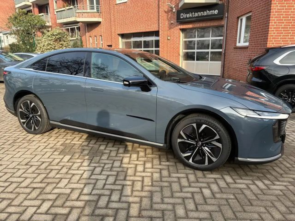 Mazda 6e