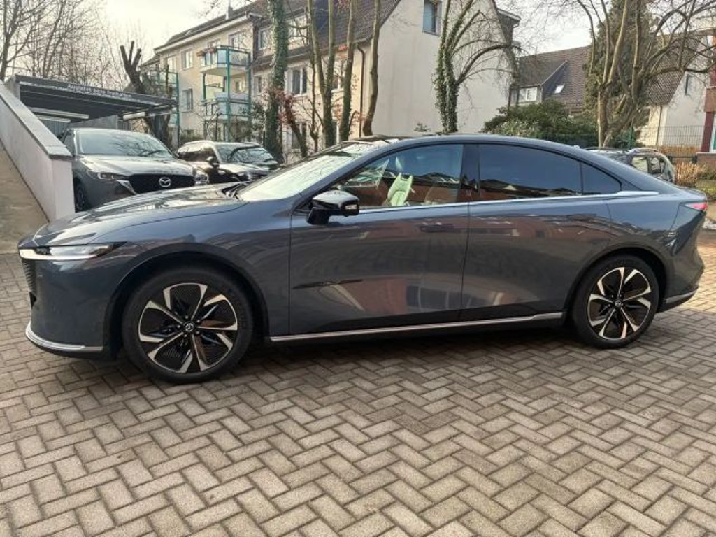 Mazda 6e