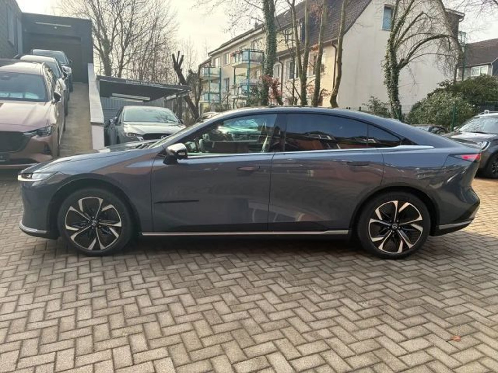 Mazda 6e