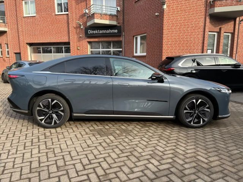 Mazda 6e