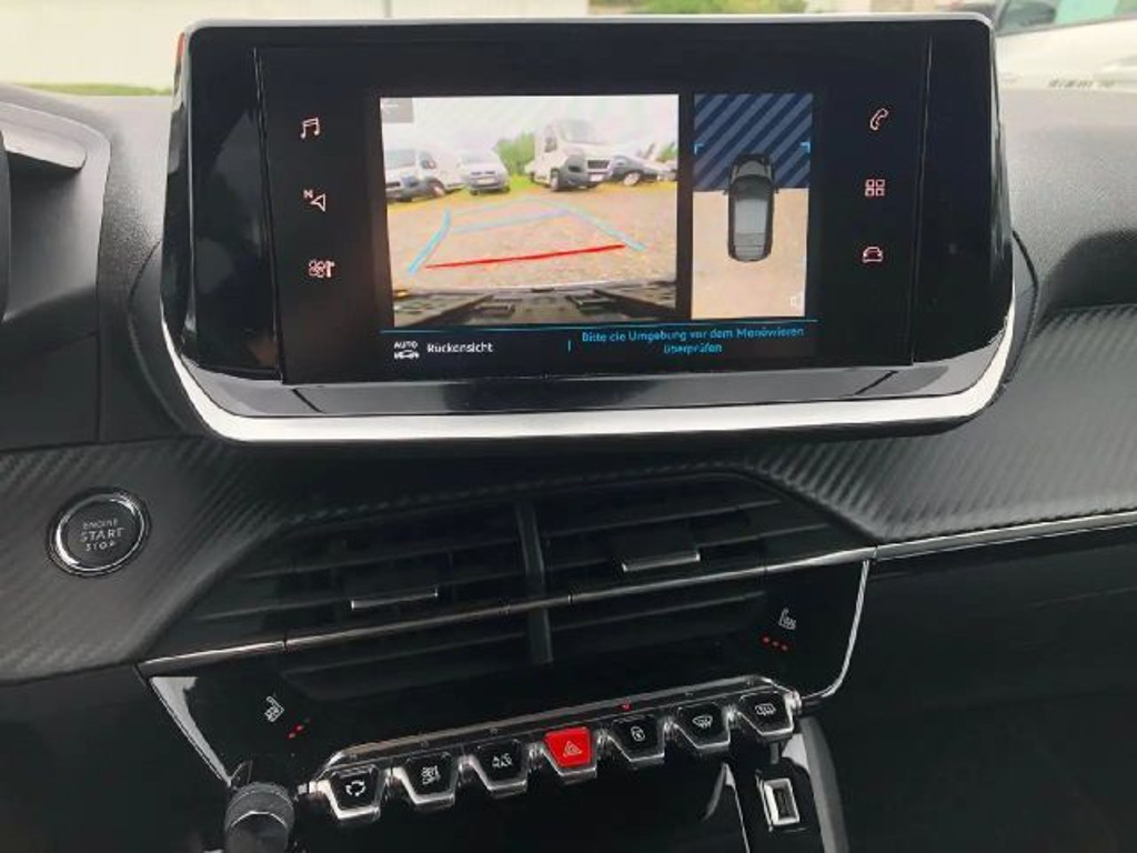 Peugeot e-208