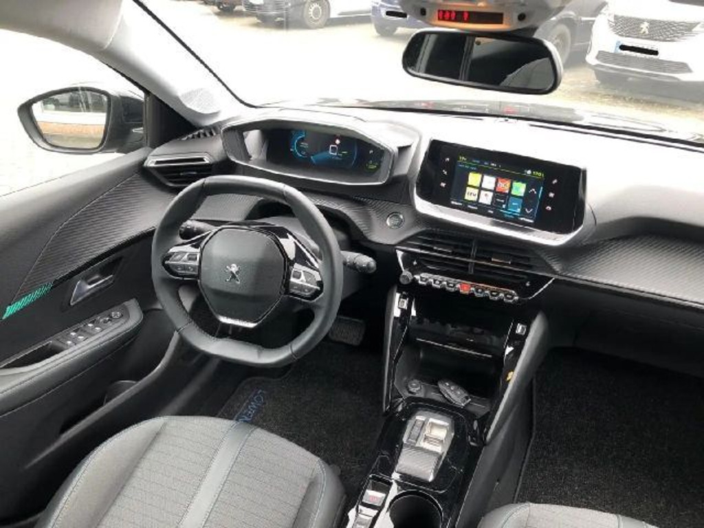 Peugeot e-208