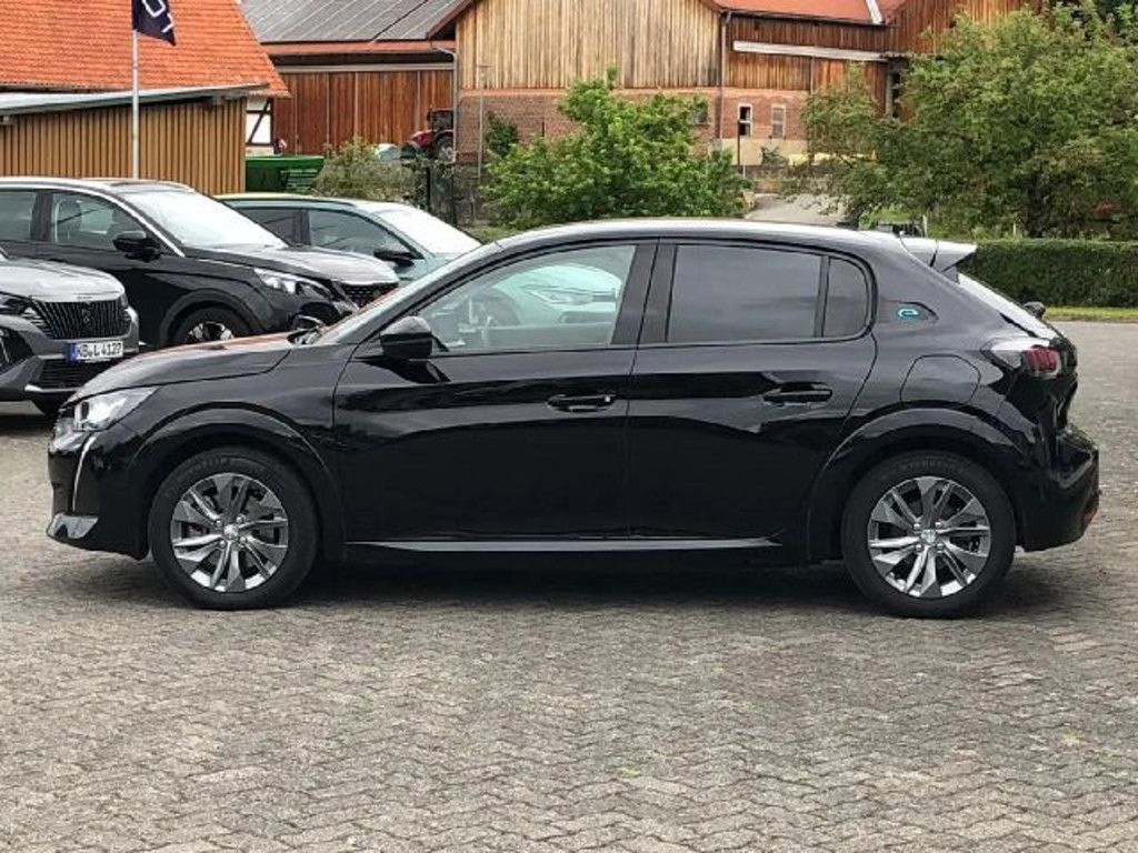 Peugeot e-208