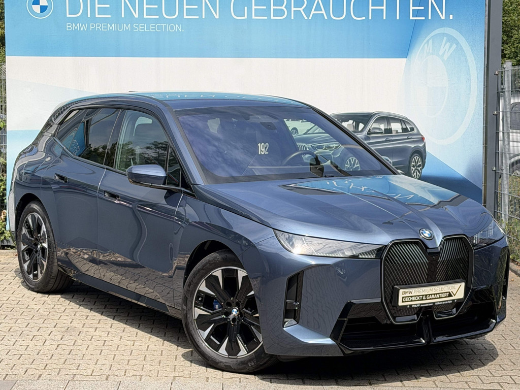 BMW iX