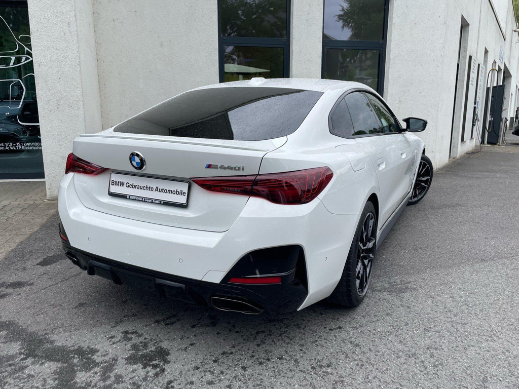 BMW M440