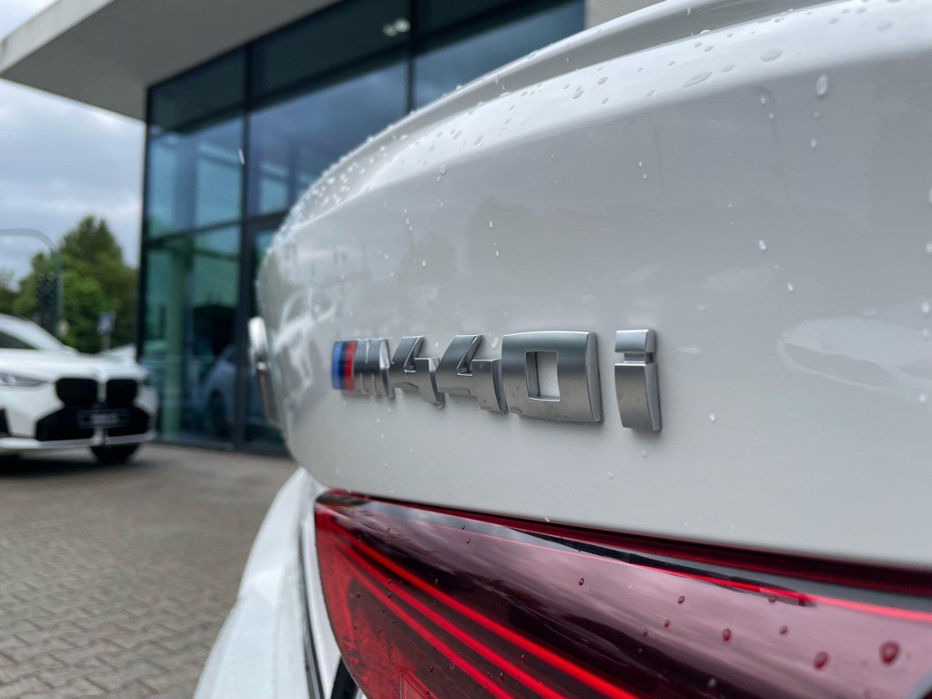 BMW M440