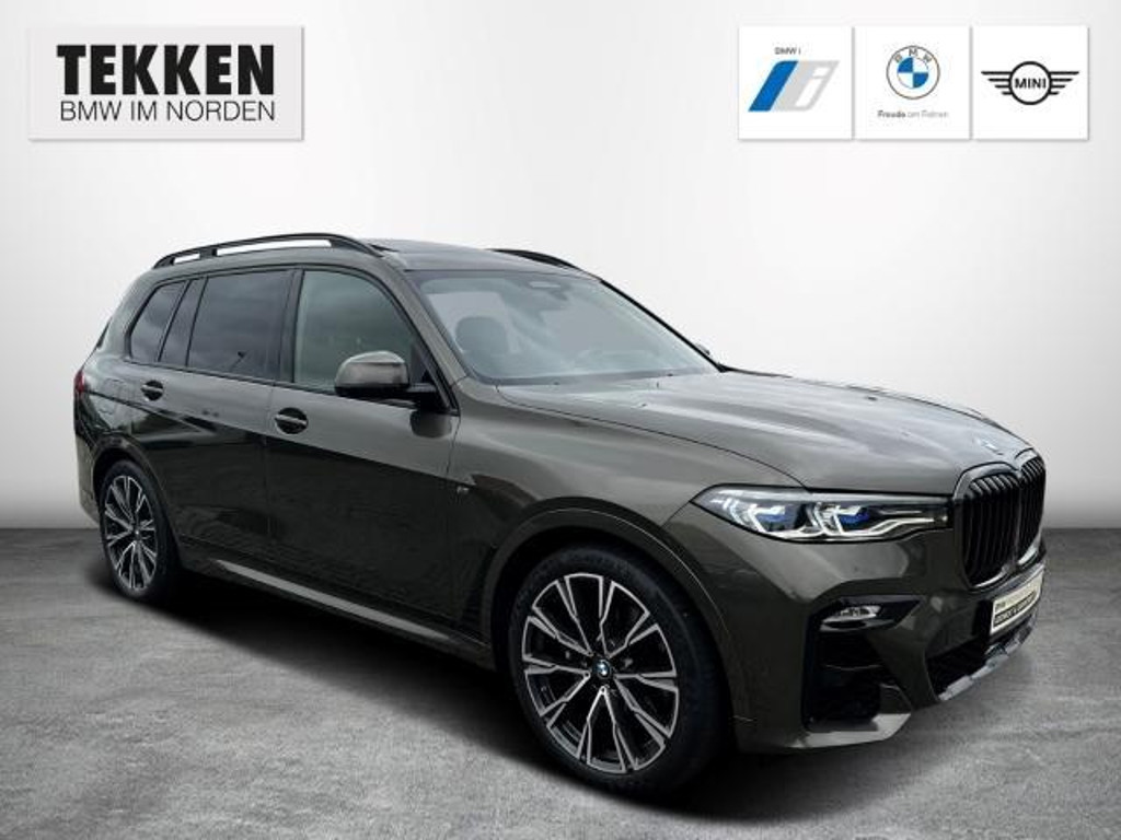 BMW X7 M50i