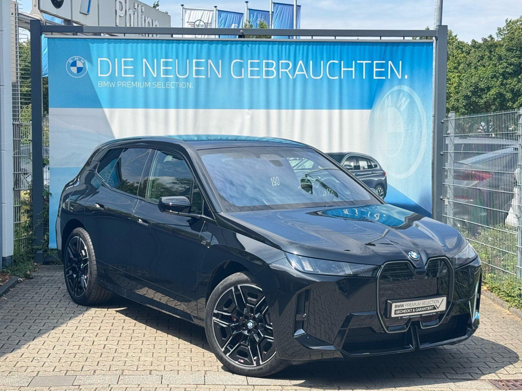 BMW iX