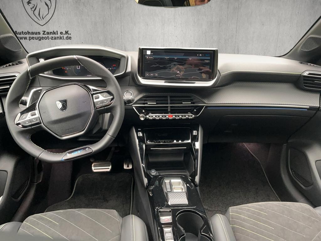 Peugeot e-208