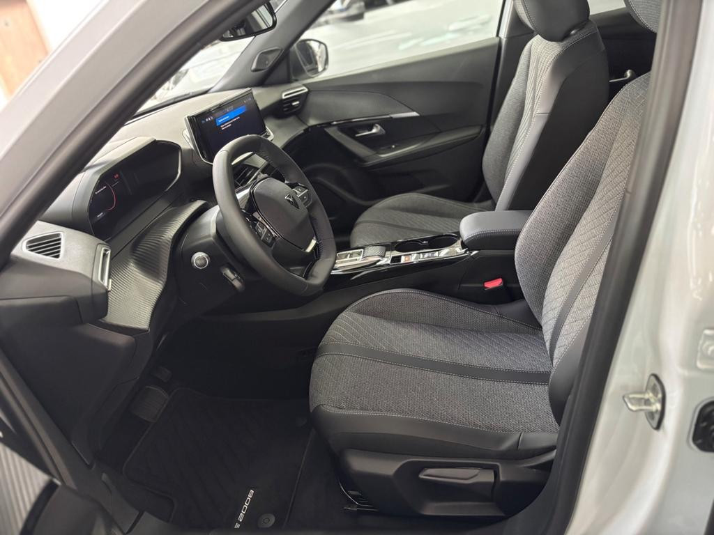 Peugeot e-2008