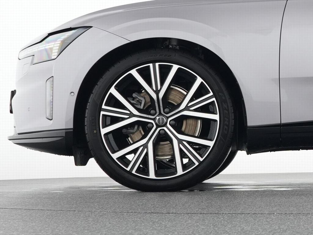 Volvo ES90