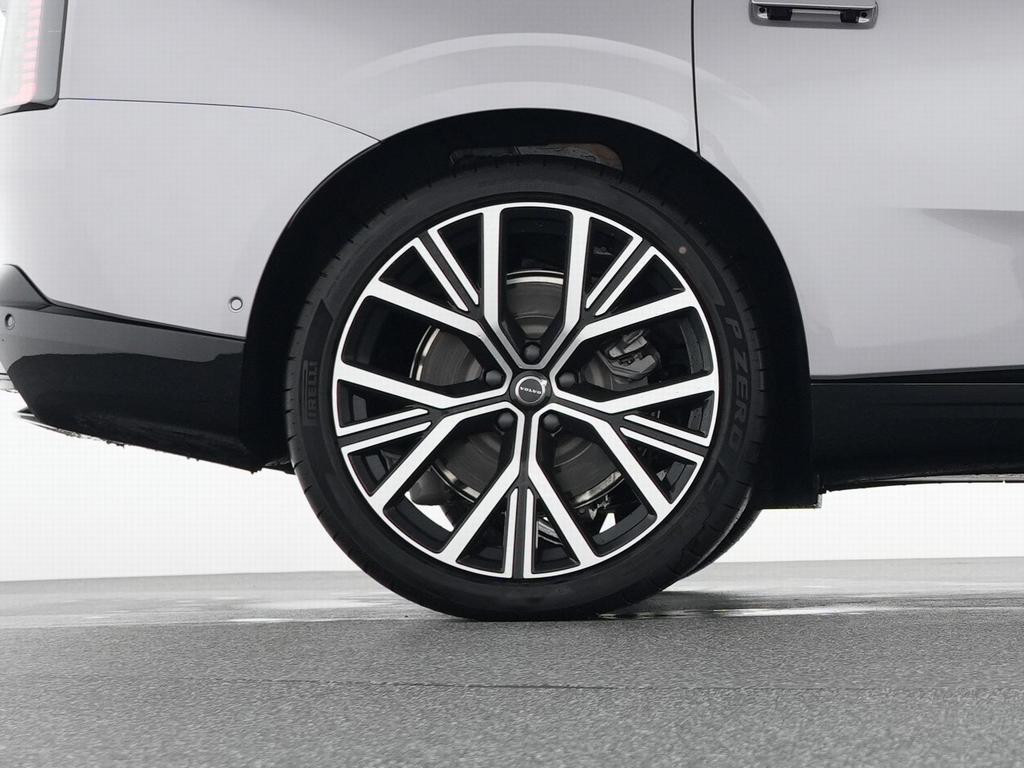 Volvo ES90