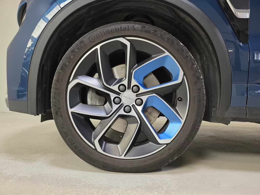 Lynk&Co 01