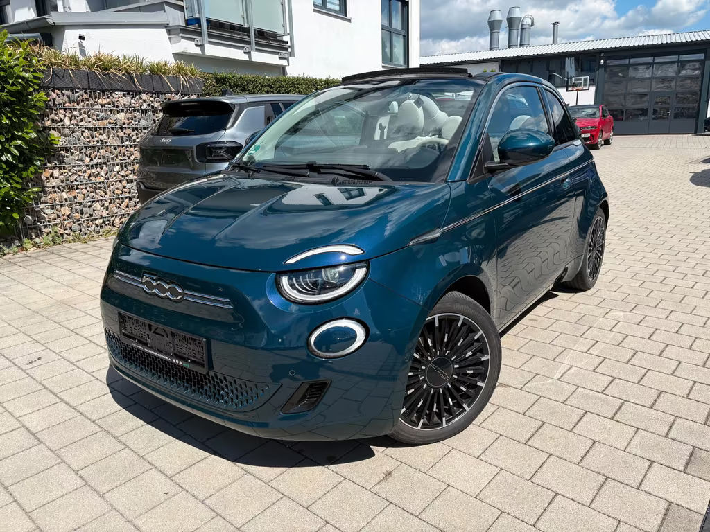 Fiat 500e La Prima