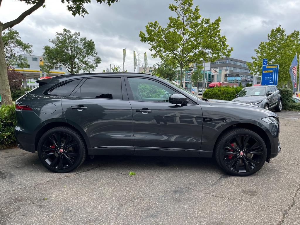 Jaguar F-Pace