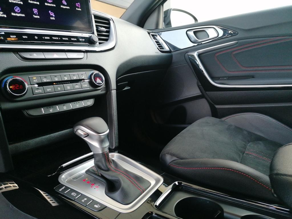 Kia ProCeed